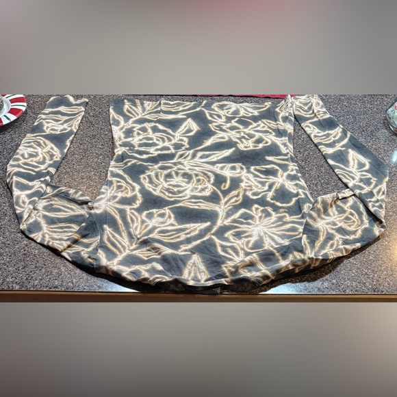 Gary Graham Rose Burnout Long Sleeve Top - Picture 3 of 3